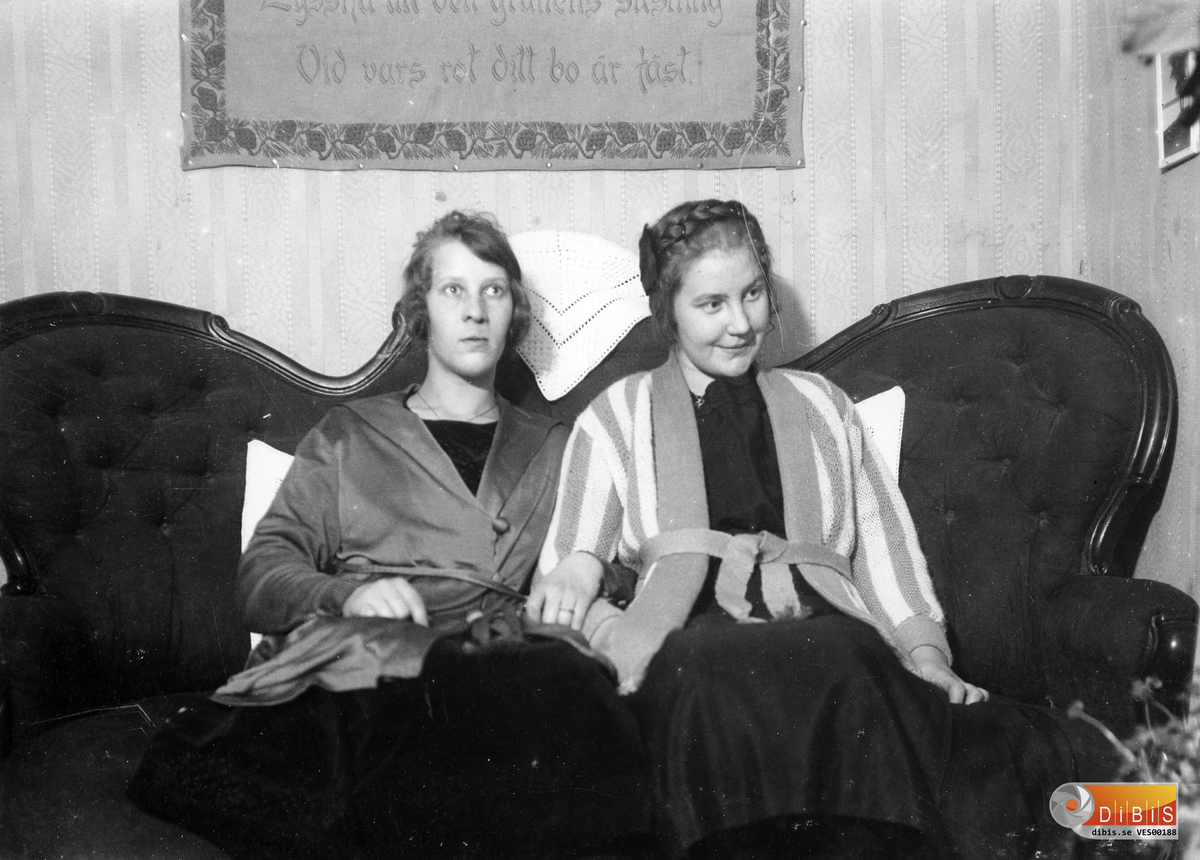 Ester Mattsson, född Lindblom och Ragnhild Jernberg, Voxnabruk.