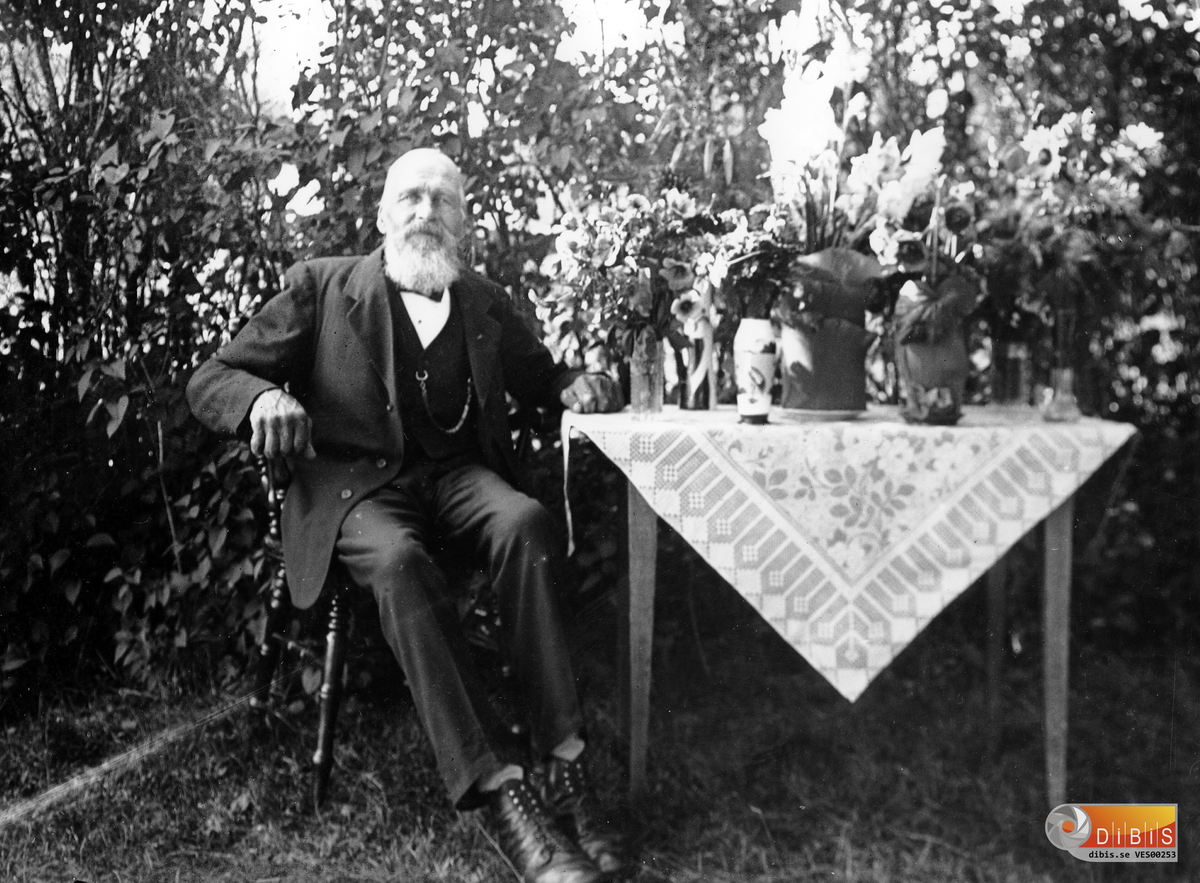 "Gammel-Sve" Jonke, "Lurgubben", år 1920.
Hette Jonas Jakob Olsson, bodde i Kilen, Voxnabruk.