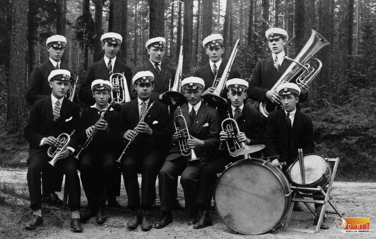 Första raden från vänster: Tryggve Nilsson, Sture Hansson, Valdemar Lindqvist, Gunnar Stenberg, Lindblom ?
Övre raden Bror Tiderman, okänd, Gunnar Redin, Henry Viklund och Kalle Johansson