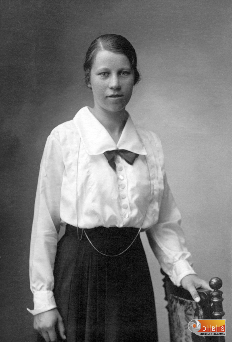 Helga Öhrn , Sunnanå, Bergvik. Maka till Bernhard Öhrn.