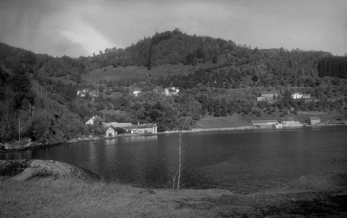 Fotografi av Rykkje, 1923. Rykkje, Kvam, Hordaland. Fotograf: Torstein Lofthus.