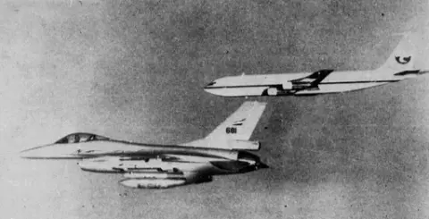 Passasjerflyet som fløy seg vill mot farlig grense