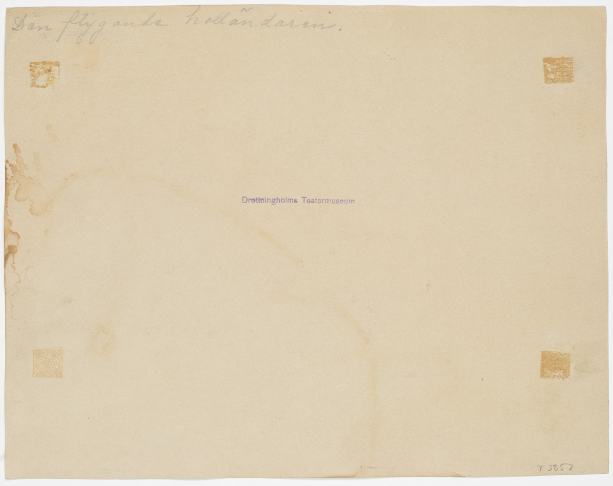 Utblick från grottmynning ut mot havet. Till vänster på stranden en person som blickar ut mot ett skepp som förlist mot klipporna. I mitten en ö med ett berg i fjärran, till höger syns akterna av ett förtöjt skepp.
