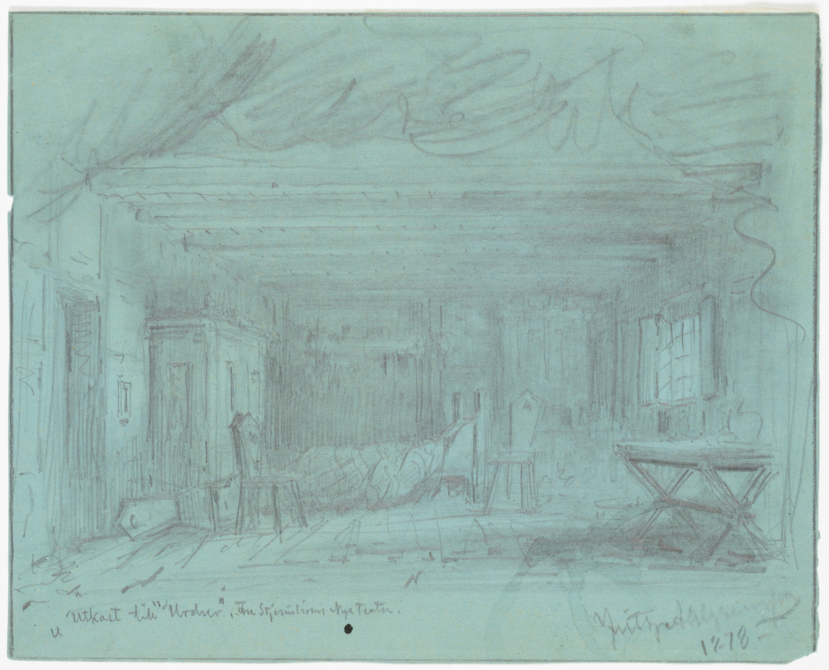 Mot en blå himmelsfond syns en vit mur krönt av två marmorstatyer. På båda sidorna om statyerna i bildens utkanter syns en palm, en fontän och klippta häckar. 
