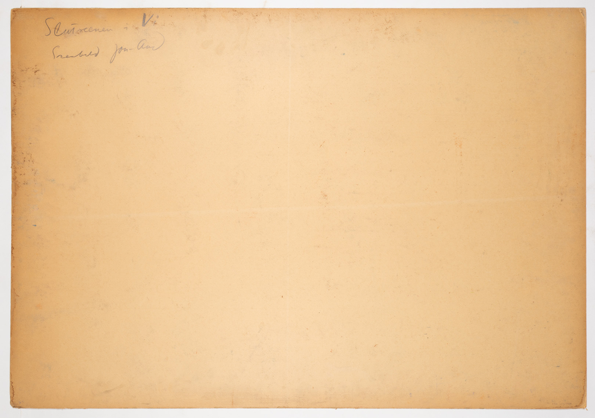 En interiör. I fonden tre spetsbågade dörrar. Den mittersta är öppen, en person står i mitten, moln syns. Dörren till vänster har ett kors. I förgrunden syns flera personer i svart, vitt och grågrönt knäfalla. På båda sidor av bilden flaggor i gult och blått. Strålkastare kommer in från sidorna.
