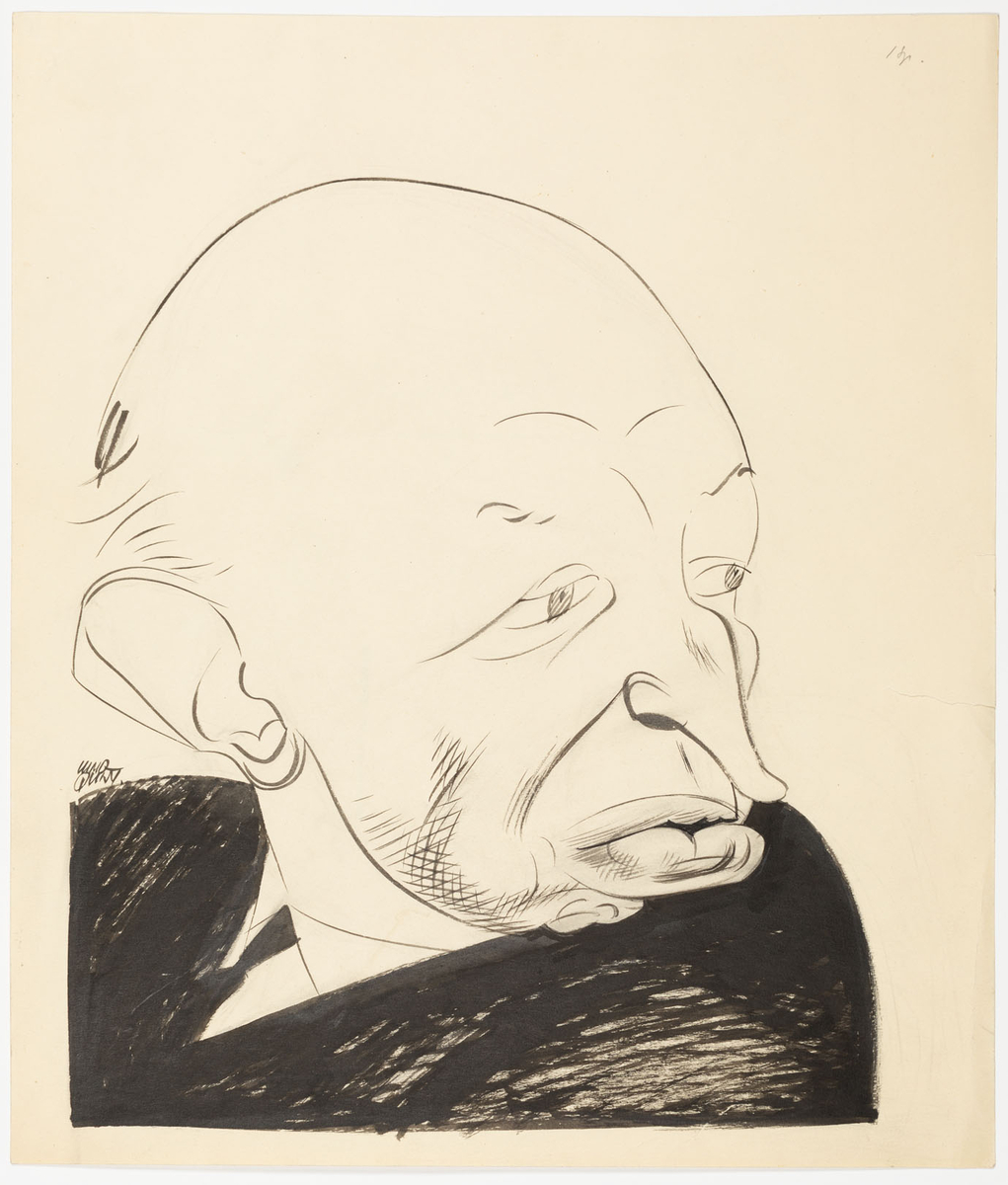 Bystporträtt av äldre flintskallig man med huvudet åt höger. Han är iklädd svart kostym, vit skjorta och smal slips. 
