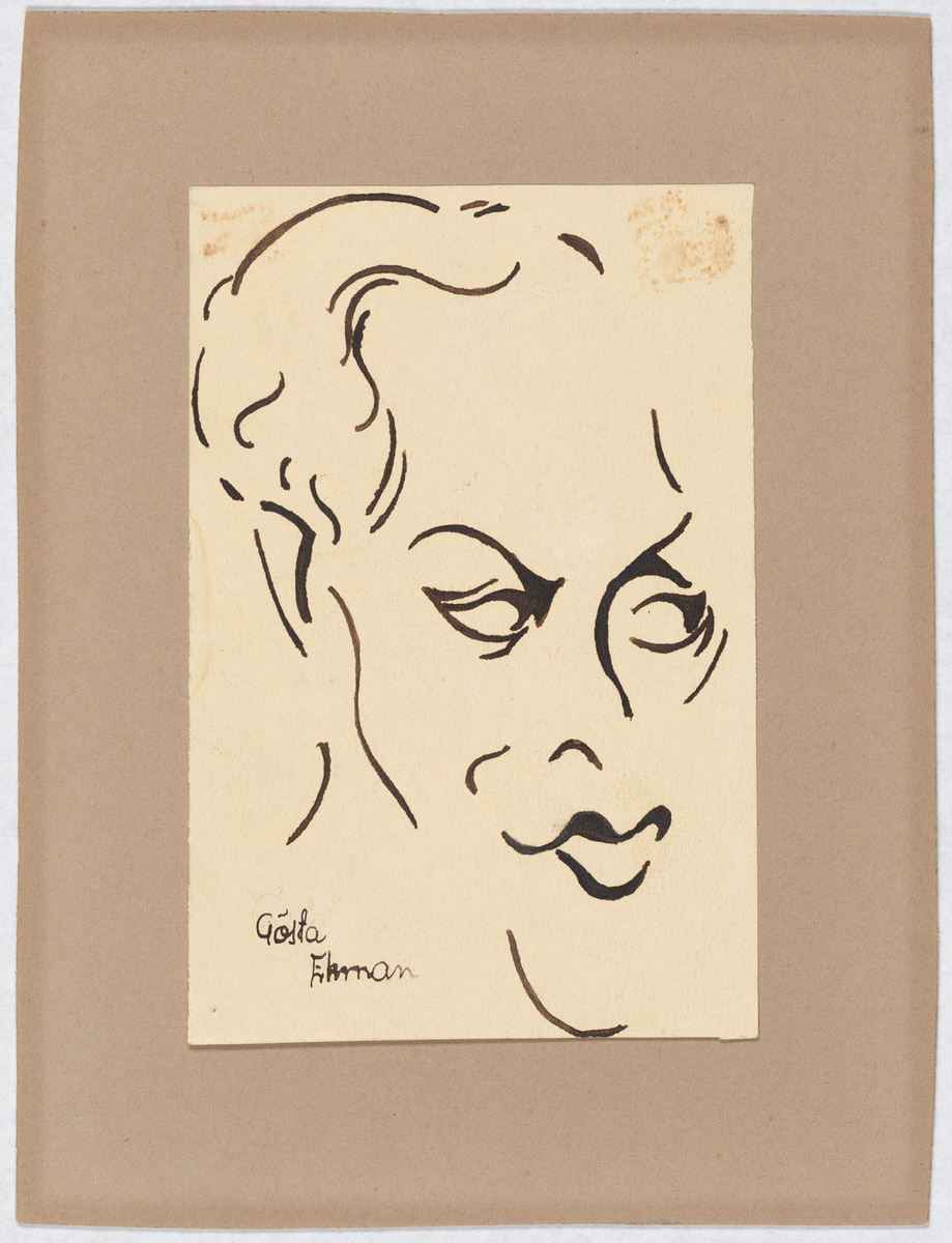 Mansansikte snett framifrån tecknat med relativt få linjer. Han har långt ansikte och fylliga läppar.
