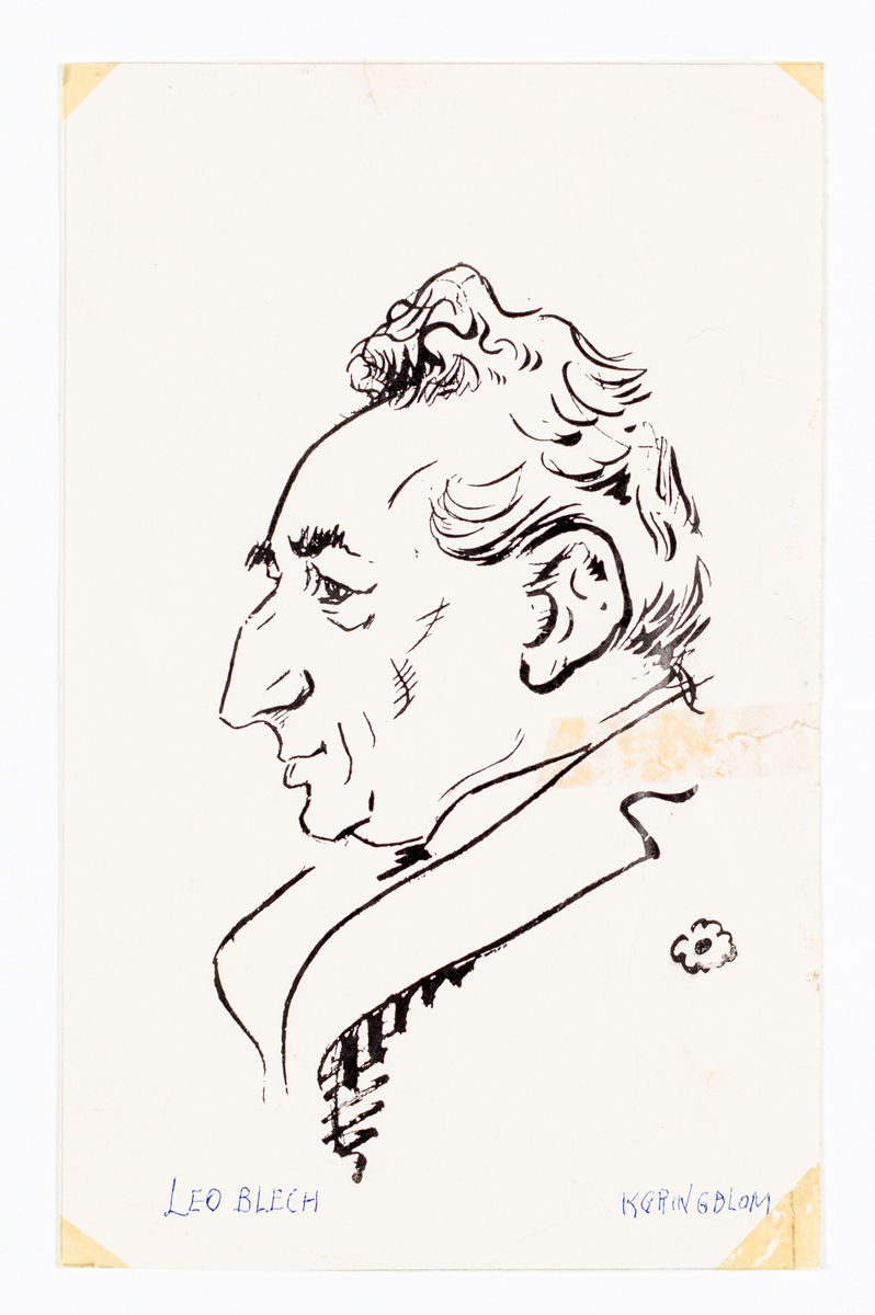 Manshuvud i profil till vänster med vågig kortklippt frisyr. Han är iklädd kavaj med slag och skjorta.
