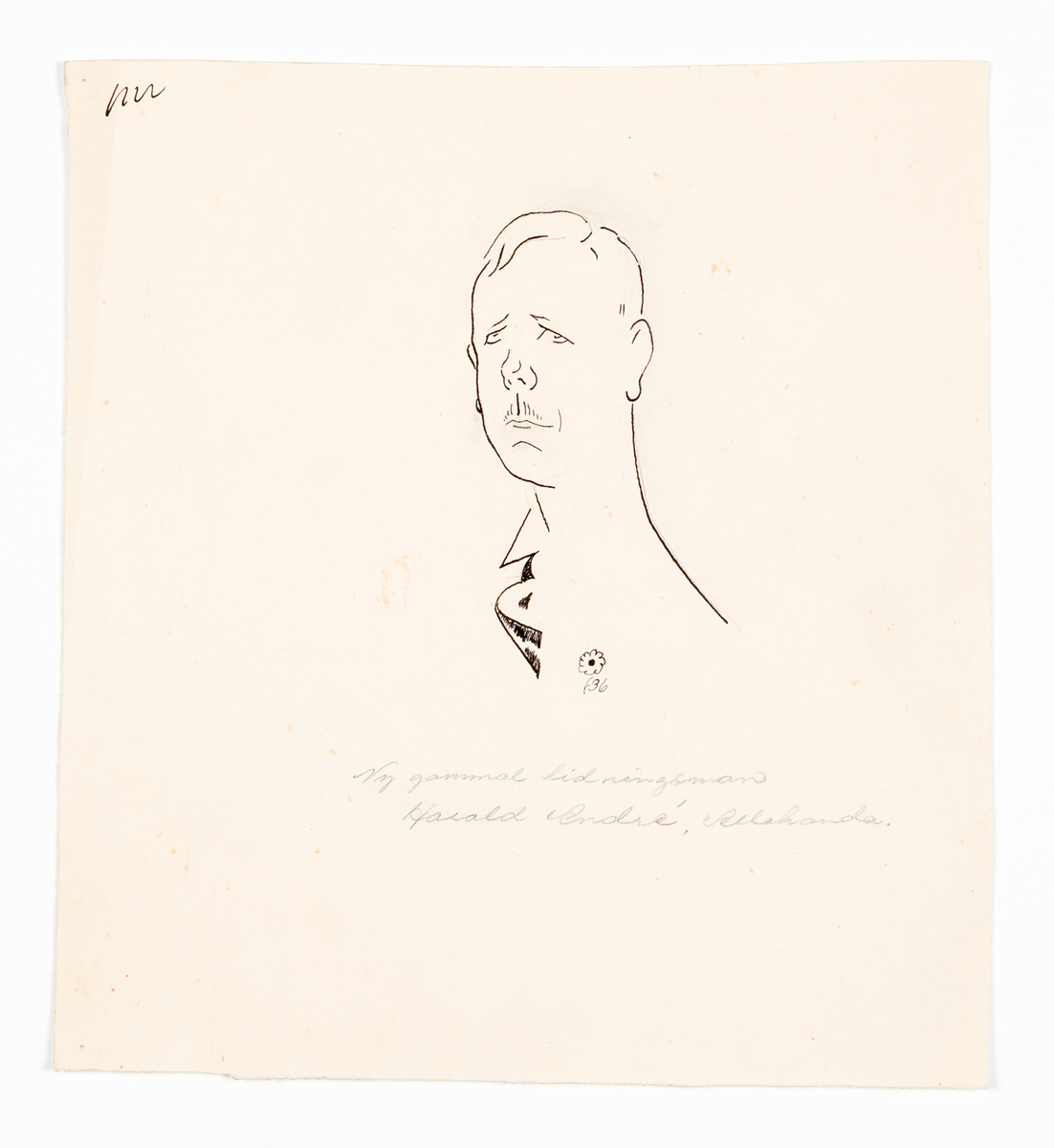 Porträtt av man med kort hår och mustasch. 
