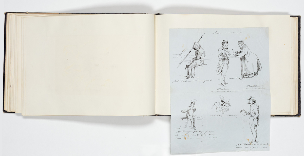 En uniformerad man som ramlat på alla fyra och över honom faller en svartklädd kvinna. Tre kvinnor i aftonklänningar sitter bakom på en bänk och ser förskräckta på det som händer.
