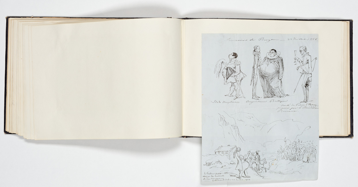 En uniformerad man som ramlat på alla fyra och över honom faller en svartklädd kvinna. Tre kvinnor i aftonklänningar sitter bakom på en bänk och ser förskräckta på det som händer.
