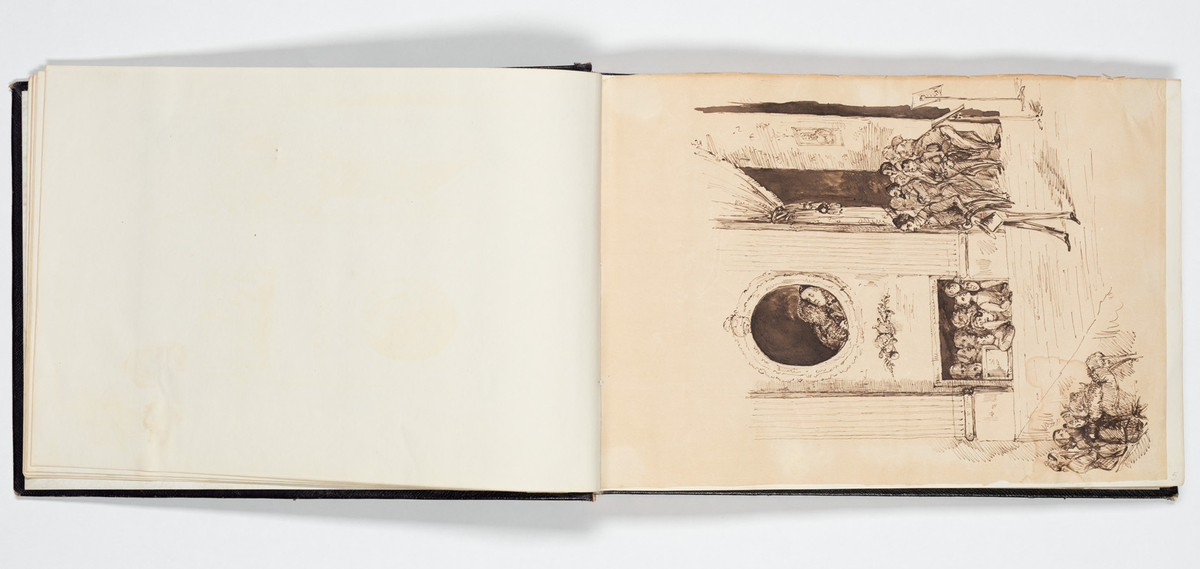 En uniformerad man som ramlat på alla fyra och över honom faller en svartklädd kvinna. Tre kvinnor i aftonklänningar sitter bakom på en bänk och ser förskräckta på det som händer.
