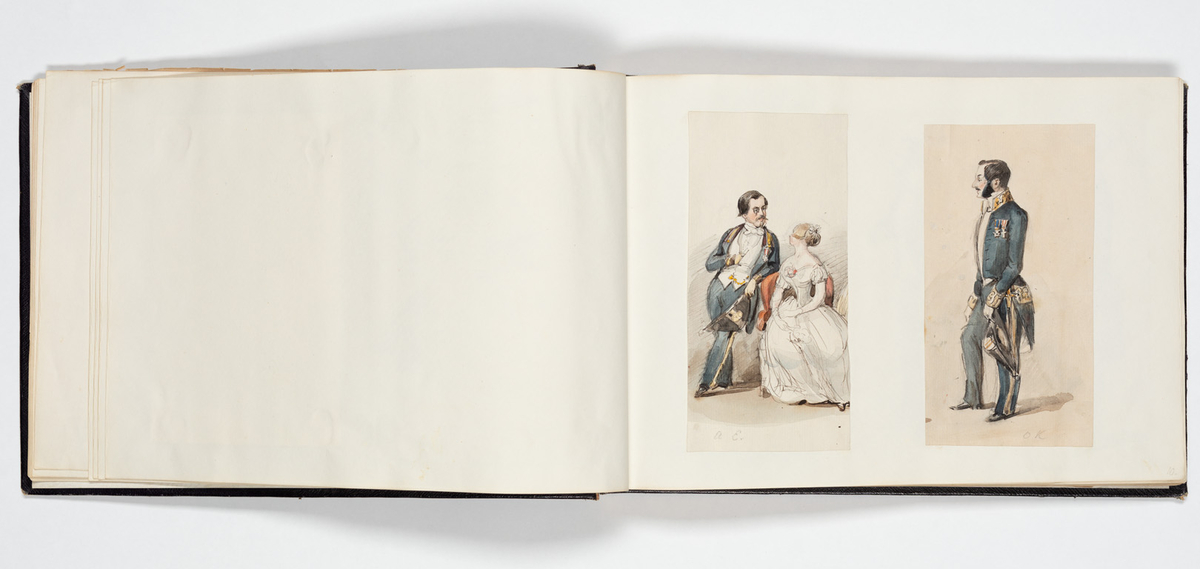 En uniformerad man som ramlat på alla fyra och över honom faller en svartklädd kvinna. Tre kvinnor i aftonklänningar sitter bakom på en bänk och ser förskräckta på det som händer.
