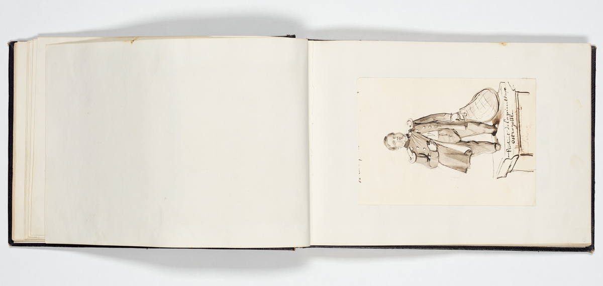 En uniformerad man som ramlat på alla fyra och över honom faller en svartklädd kvinna. Tre kvinnor i aftonklänningar sitter bakom på en bänk och ser förskräckta på det som händer.
