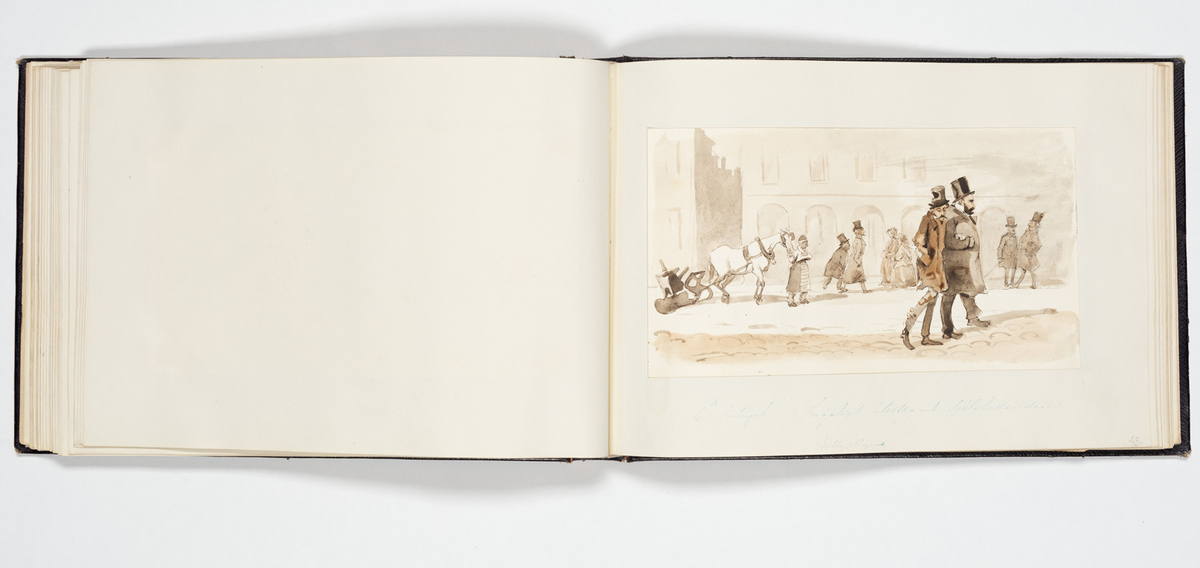 En uniformerad man som ramlat på alla fyra och över honom faller en svartklädd kvinna. Tre kvinnor i aftonklänningar sitter bakom på en bänk och ser förskräckta på det som händer.
