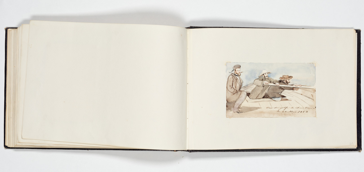 En uniformerad man som ramlat på alla fyra och över honom faller en svartklädd kvinna. Tre kvinnor i aftonklänningar sitter bakom på en bänk och ser förskräckta på det som händer.
