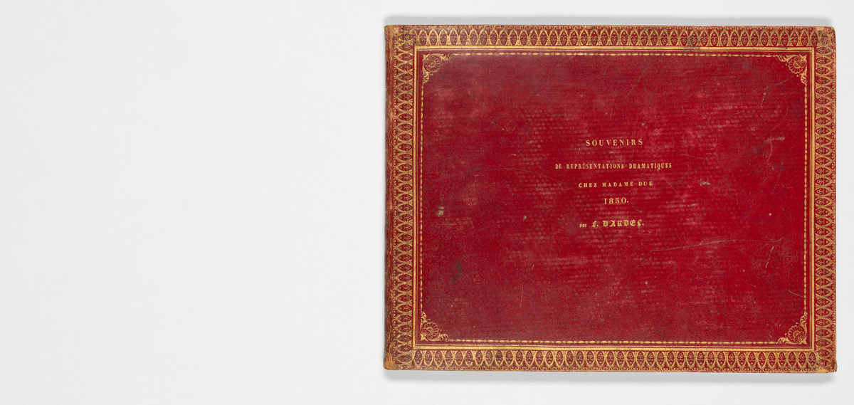 Album med flera teckningar av karaktärer och scener
