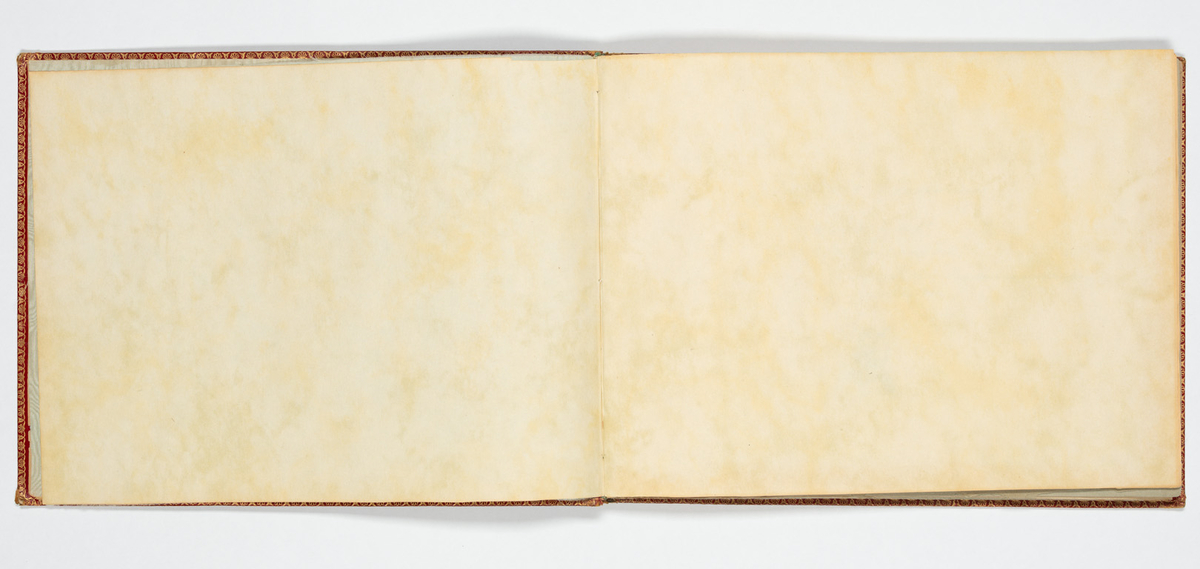 Album med flera teckningar av karaktärer och scener
