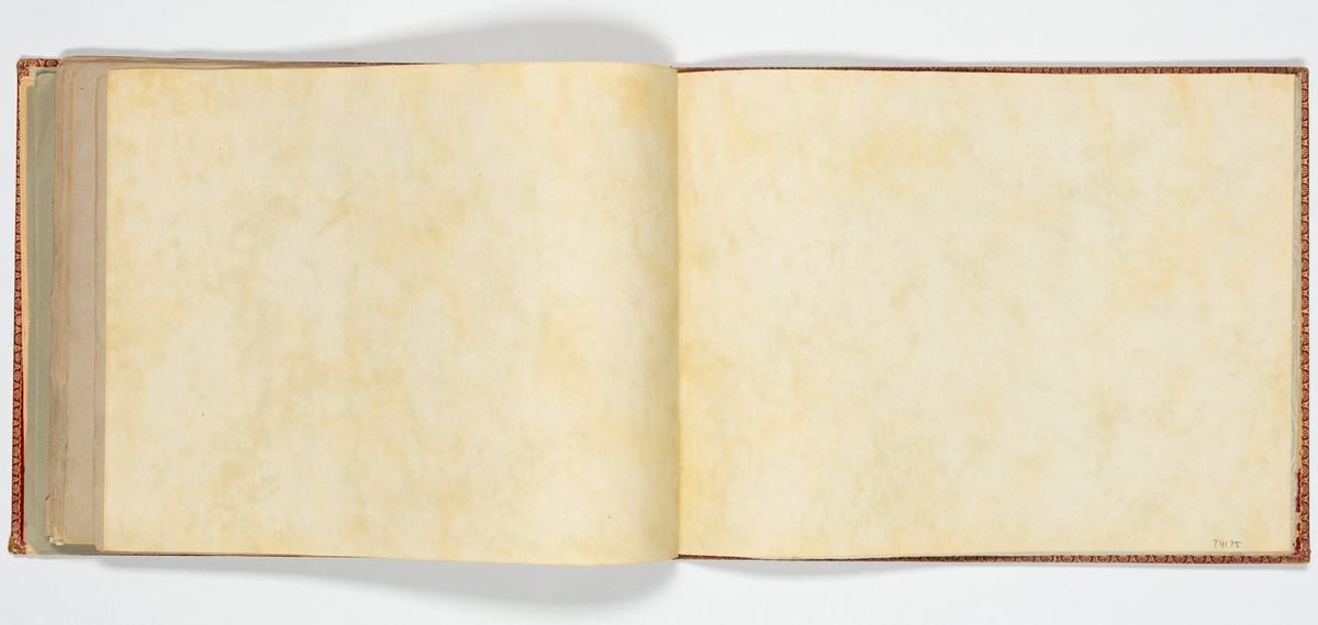 Album med flera teckningar av karaktärer och scener
