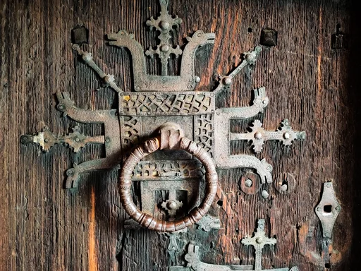 Smijernsbeslaga på Høre stavkyrkje