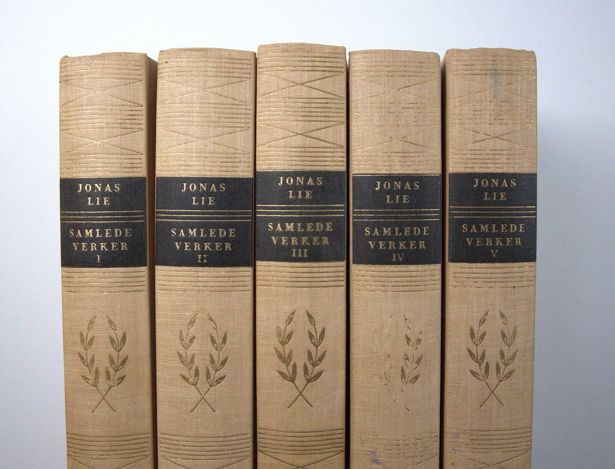 Bøker frå boksamlinga til Olav H. Hauge