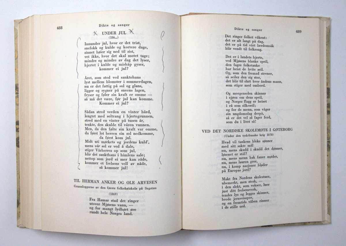 Bøker frå boksamlinga til Olav H. Hauge