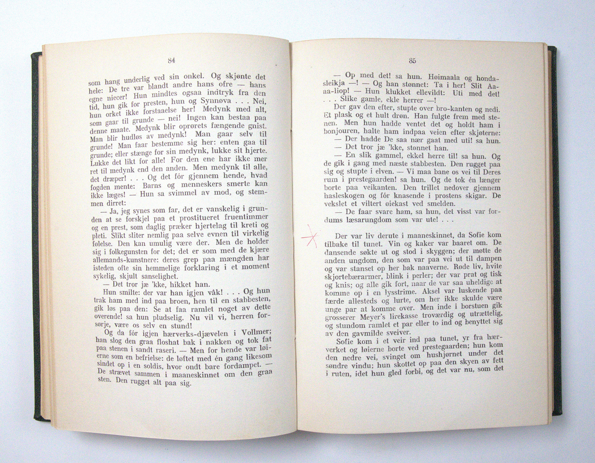 Bøker frå boksamlinga til Olav H. Hauge