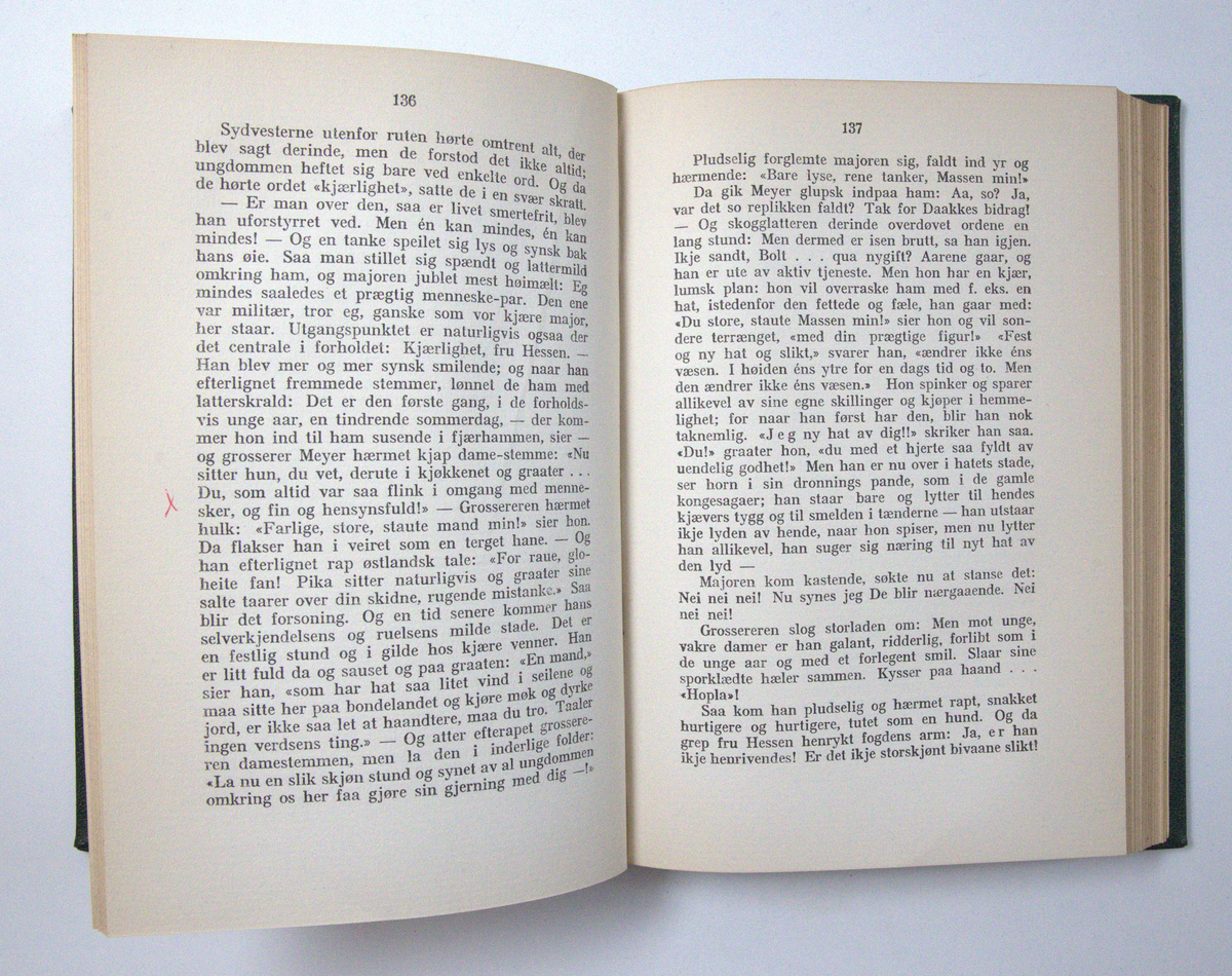 Bøker frå boksamlinga til Olav H. Hauge