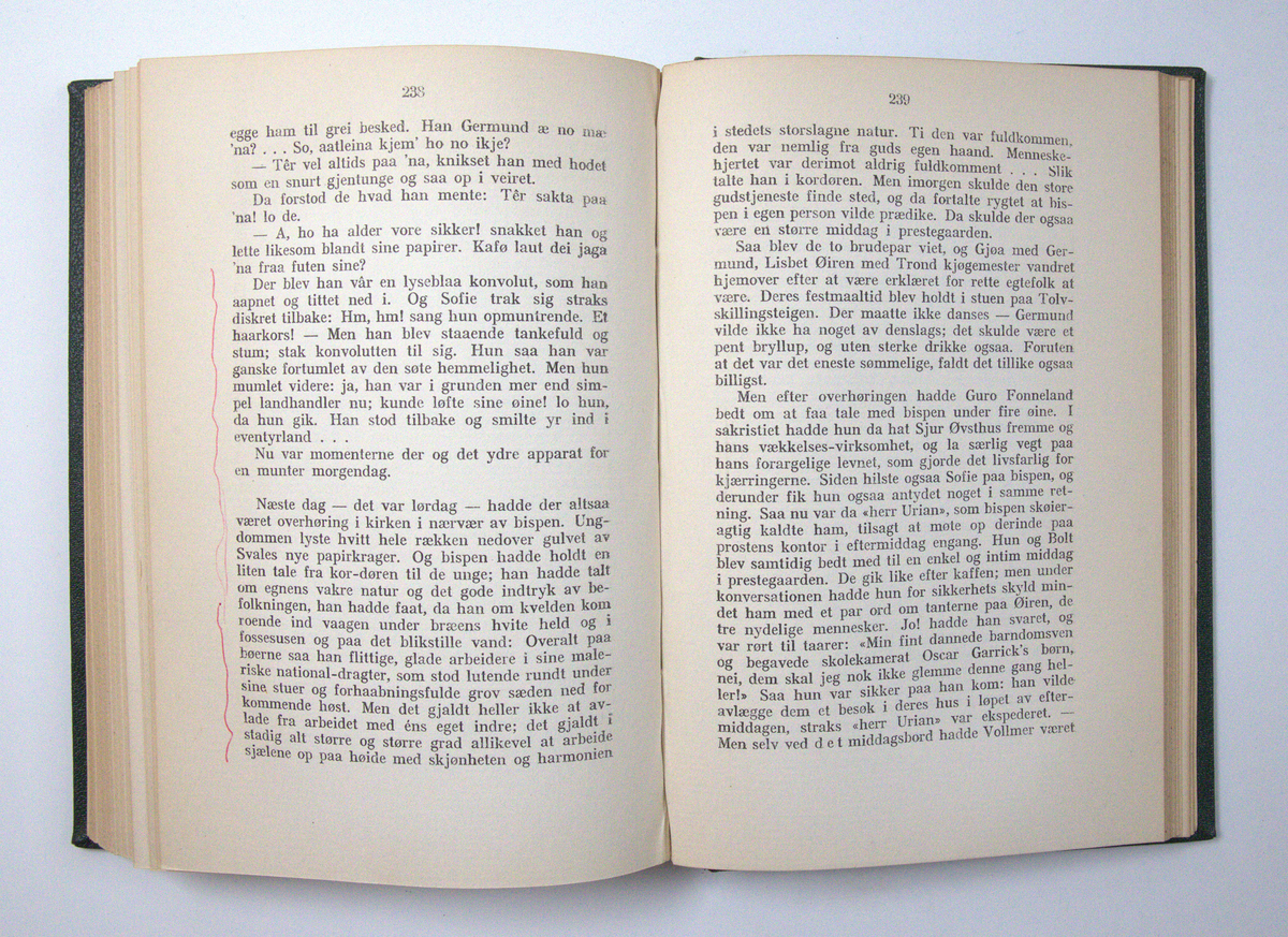 Bøker frå boksamlinga til Olav H. Hauge