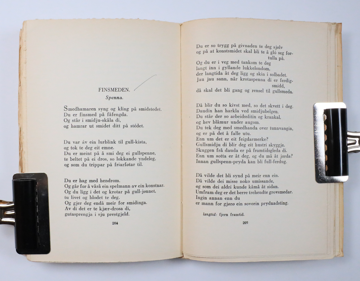 Bok frå boksamlinga til Olav H. Hauge