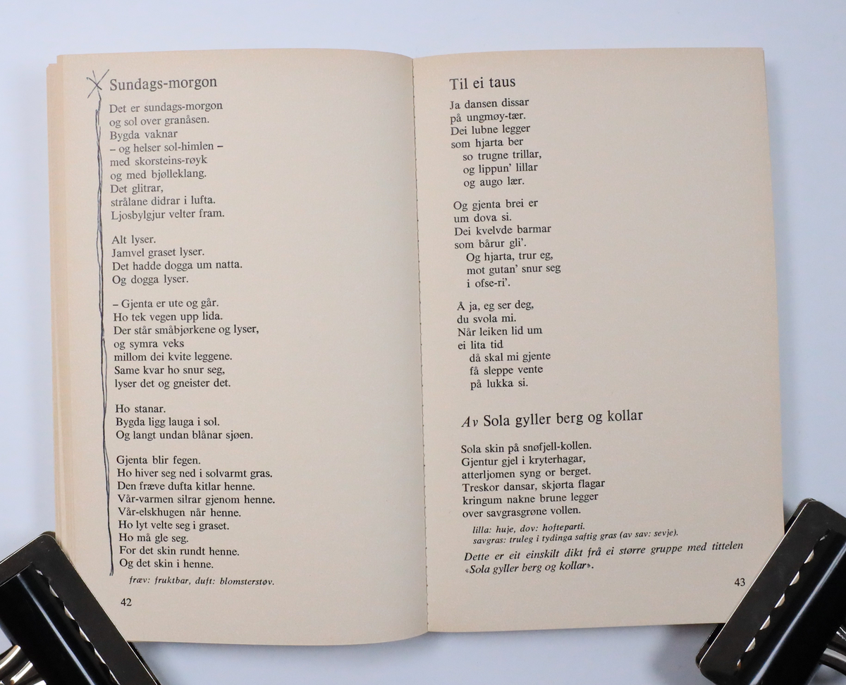 Bok frå boksamlinga til Olav H. Hauge