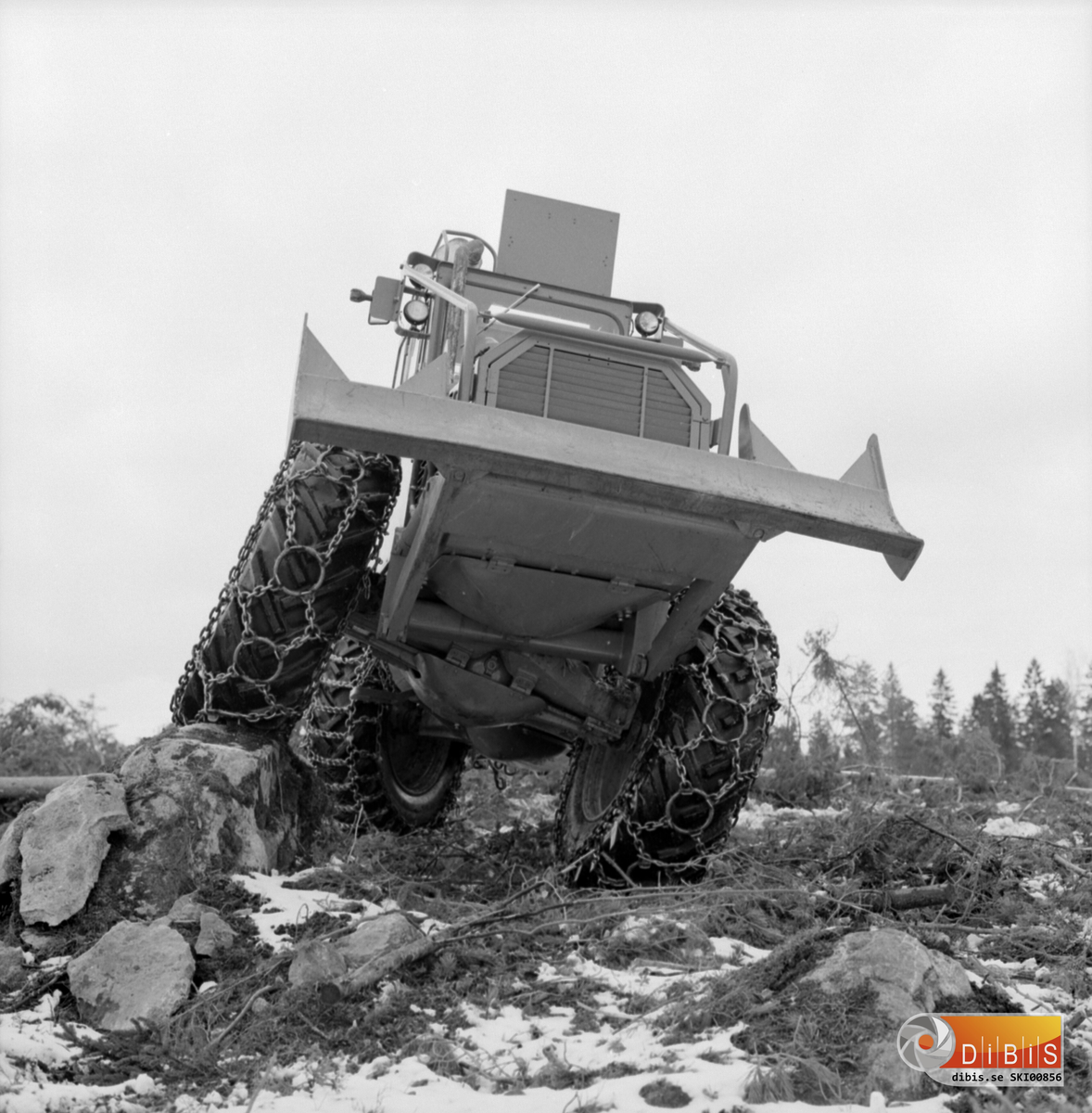 kockum-s-derhamn-ab-fotografering-av-traktor-digital-bild-i