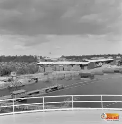 Fotograferad från oljecisterntaket. Ljusne såg och brädgård 