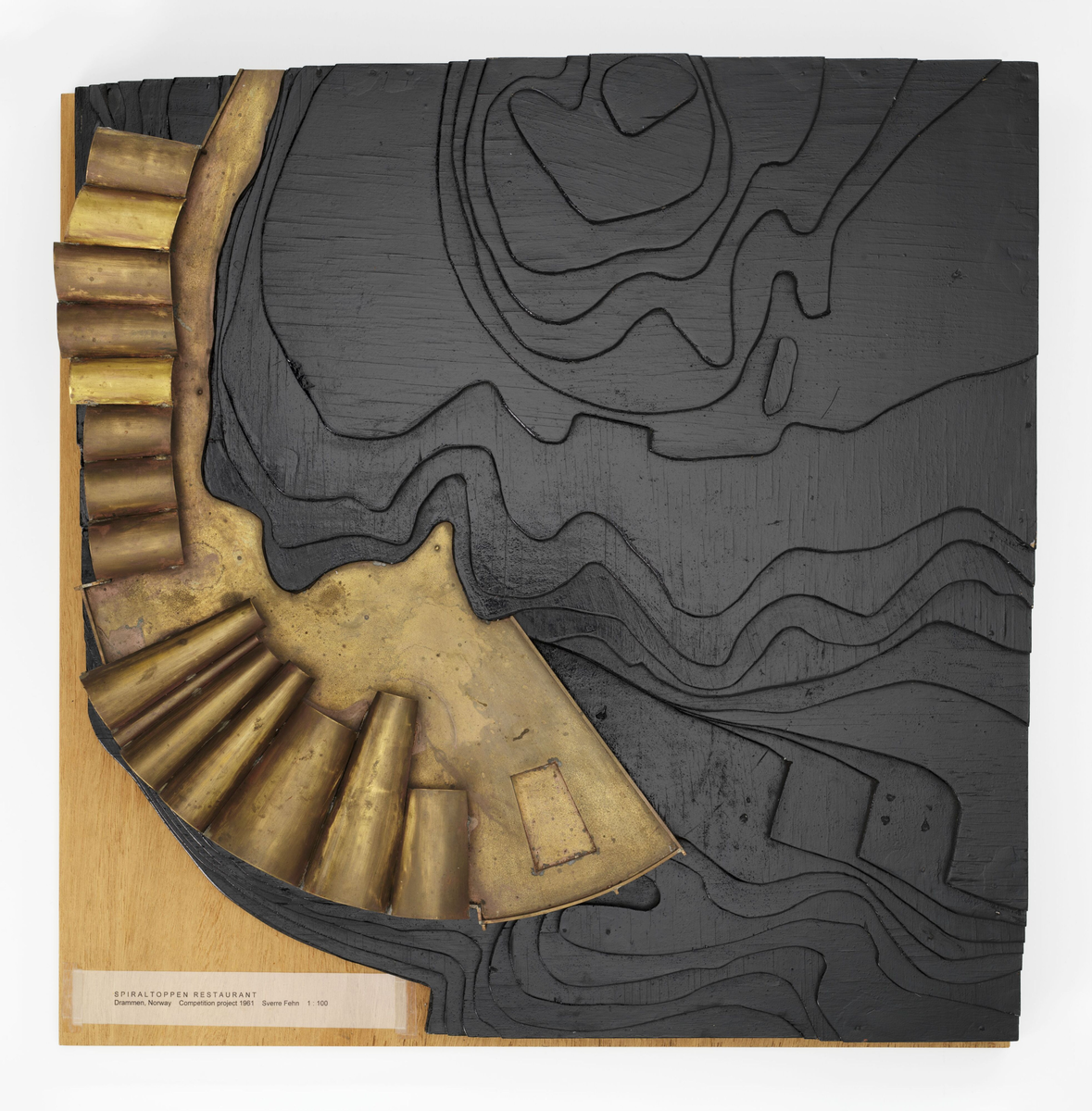 "Via spirale", utkast til konkurransen om restaurant på Spiraltoppen [Konkurransemodell]