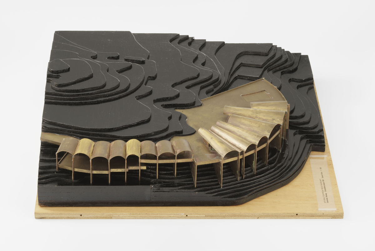 "Via spirale", utkast til konkurransen om restaurant på Spiraltoppen [Konkurransemodell]