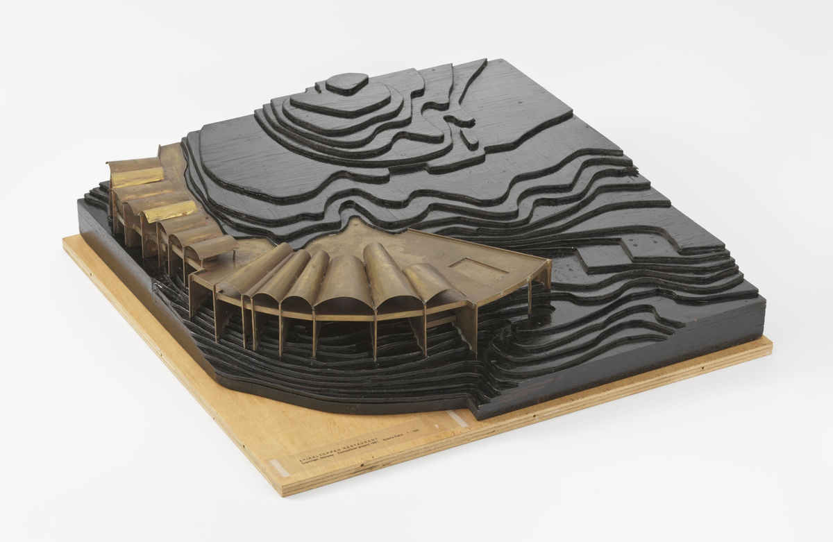 "Via spirale", utkast til konkurransen om restaurant på Spiraltoppen [Konkurransemodell]