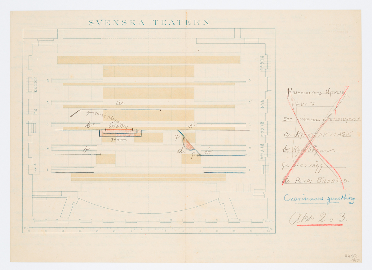 Tryckt plan av Svenska Teaterns scen med inritad dekorationsuppställning. På baksidan beskrivning av 2 och 3 aktens dekoration i Kejsarinnans gunstling.
