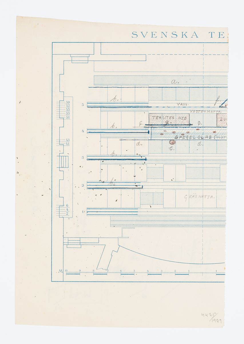 Tryckt plan av Svenska Teaterns scen med inritad dekorationsuppställning. På baksidan två dekoruppställningar ( akt 1, akt 2 och 3) till Kejsarinnans gunstling.
