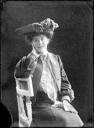 Ester Claesson, porträtt