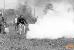 Brandövning på Ericsson Components.
Från vänster Ulf Lindgre