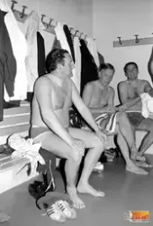 Paul Movald i mitten tillsammans med två okända herrar i omk