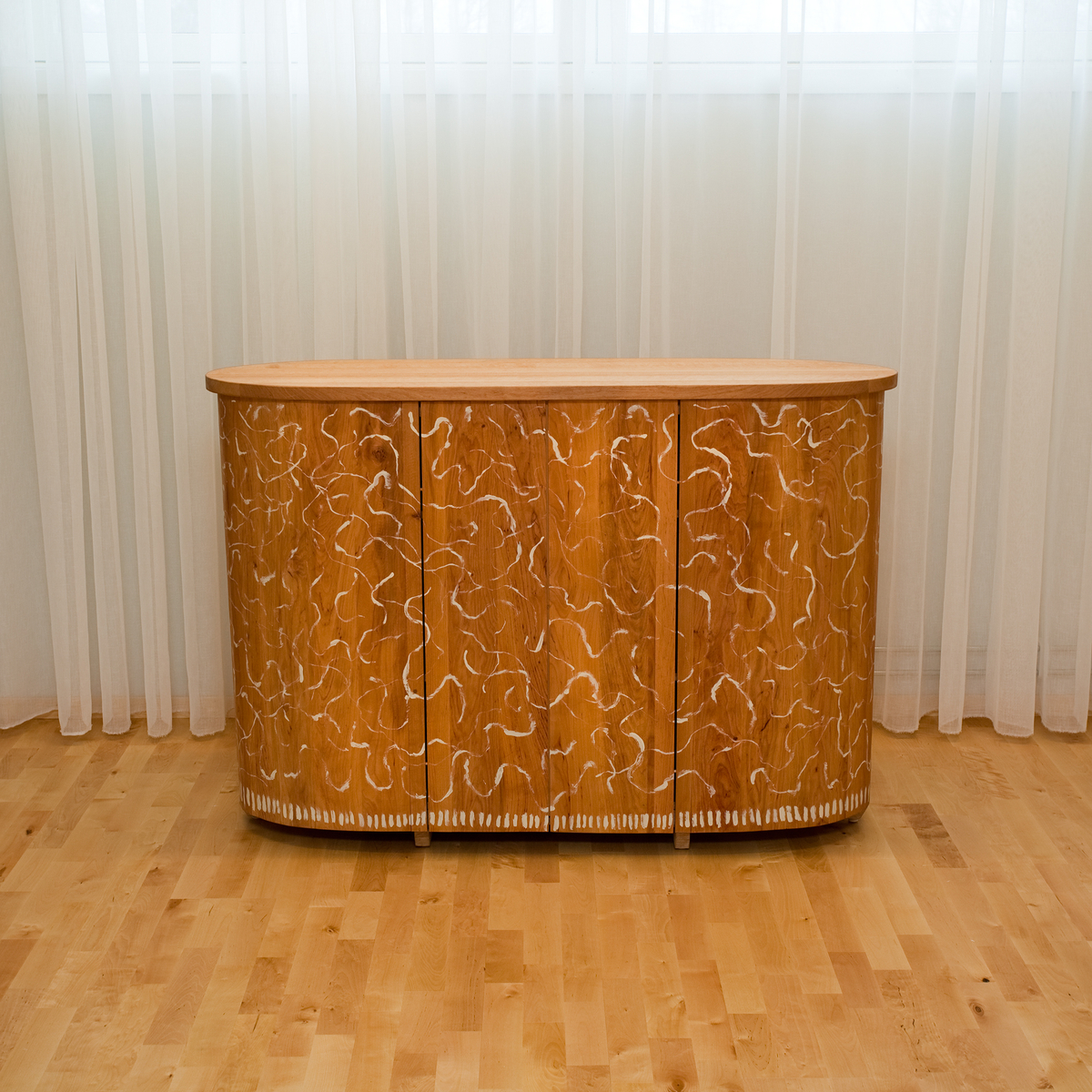 Tredimensjonal skulpturell form knyttet til stillerommets mentale funksjon. 