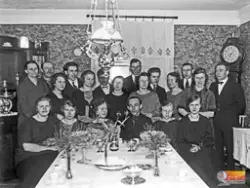 Stående fr,v. nr 4 Olle Eriksson. nr 5 Jenny Linder, gift me