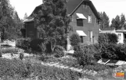 Makarna Emil Olsson och Greta Olssons hus efter Stationsväge