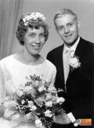 Erna ? och Arne Monto ?. Finskt krigsbarn som bodde hos Anto