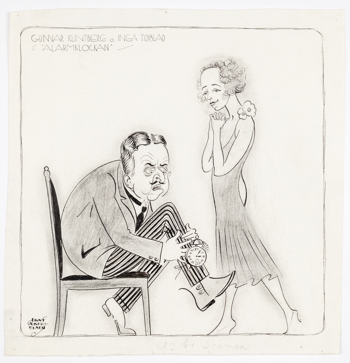 Till vänster en man som sitter på en stol. Mannen har en smal mustasch och är klädd i kavaj och randiga byxor. På hans en byxben sitter fastknutet en klocka. Till höger en stående kvinna iklädd klänning med smala axelband dekorerade med blommor. Kvinnan håller sina händer ihopknäppta mot bröstet.
