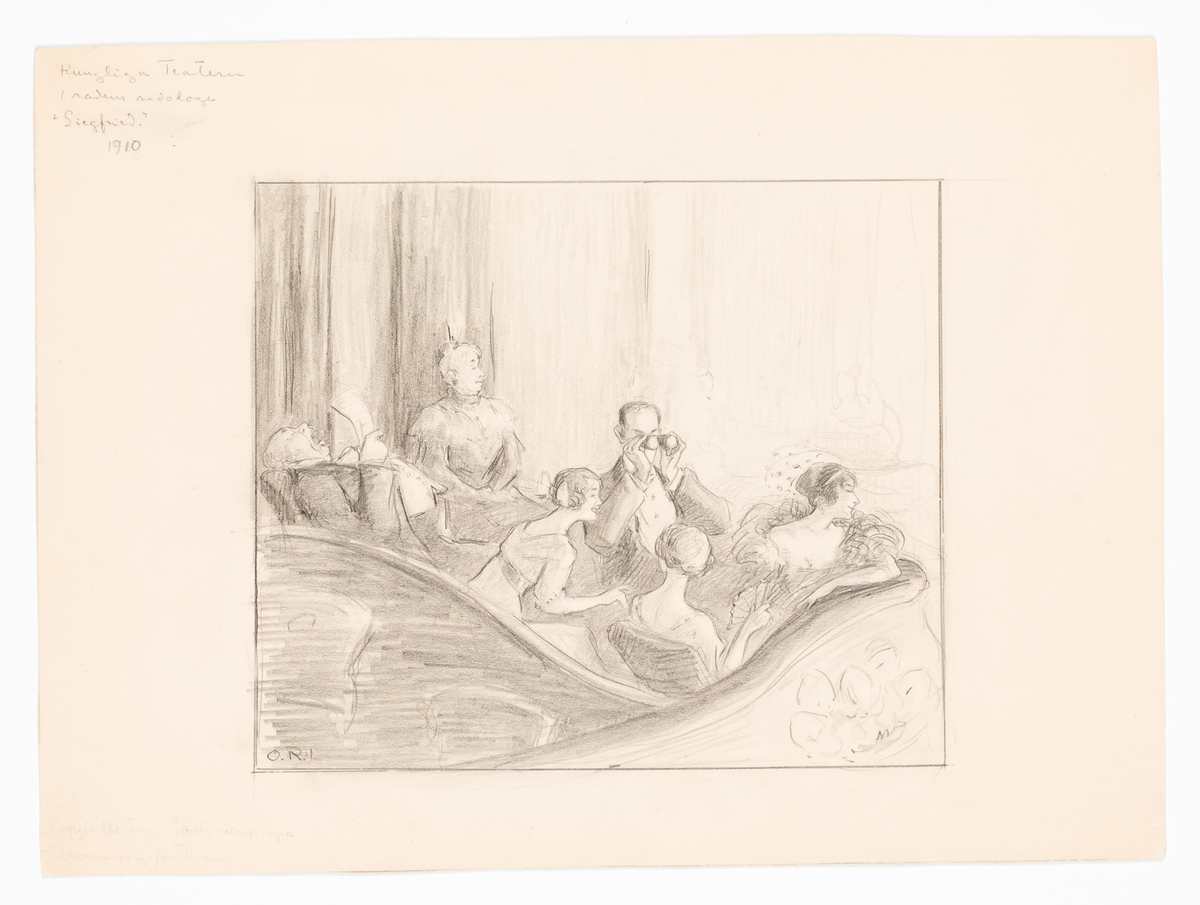 6 högtidsklädda åskådare i en loge på 1:a raden i en teatersalong. Tre yngre damer sitter längst fram. En har solfjäder, en har plym i håret och en har boa runt axlarna. I centrum sitter en man med kikare. Längst bak sitter ett äldre par. Mannen döljer en gäspning med programbladet.
