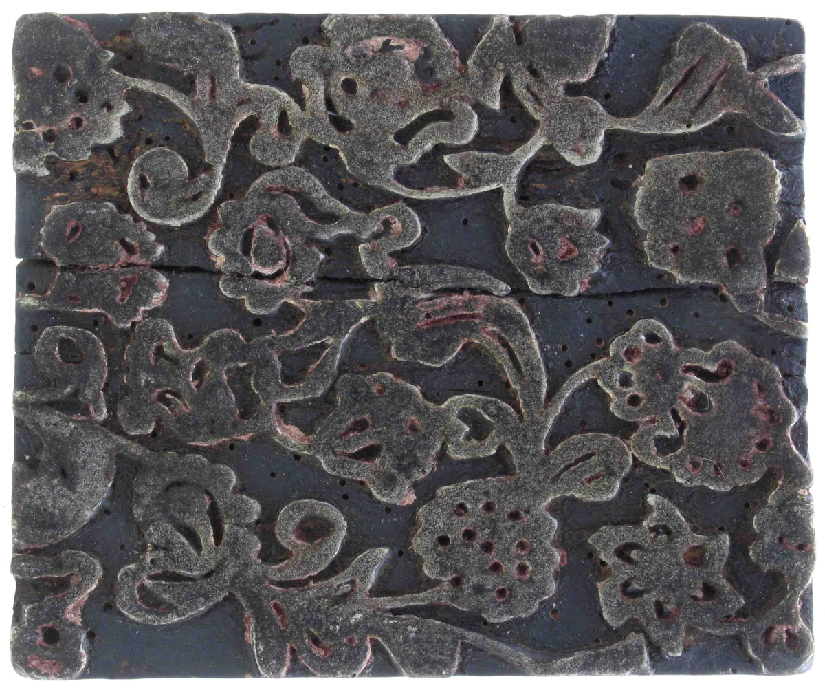 1700 tallsmønster med småblad og småblomster tett. 