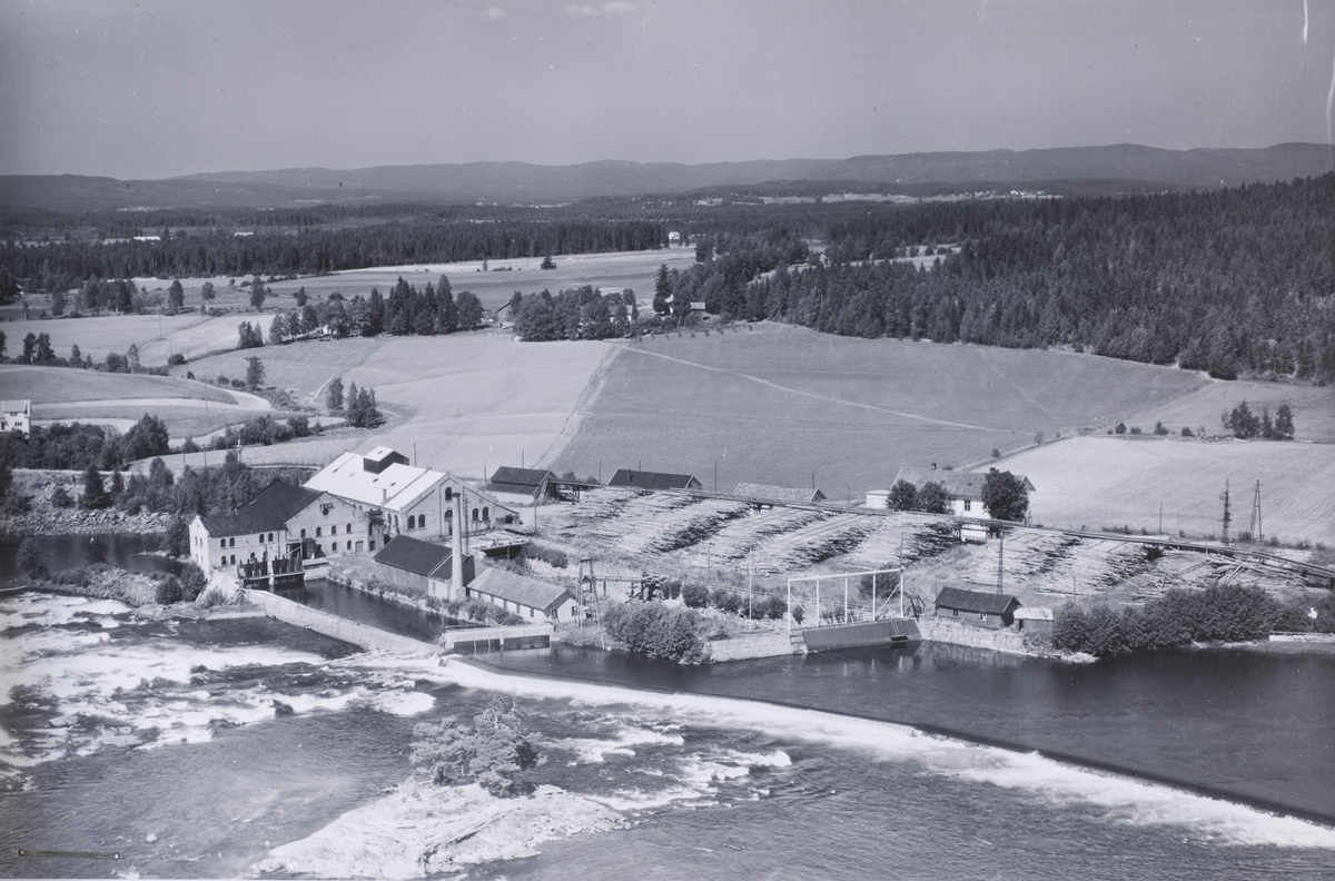 FUNNEFOSS TRESLIPERI, NES