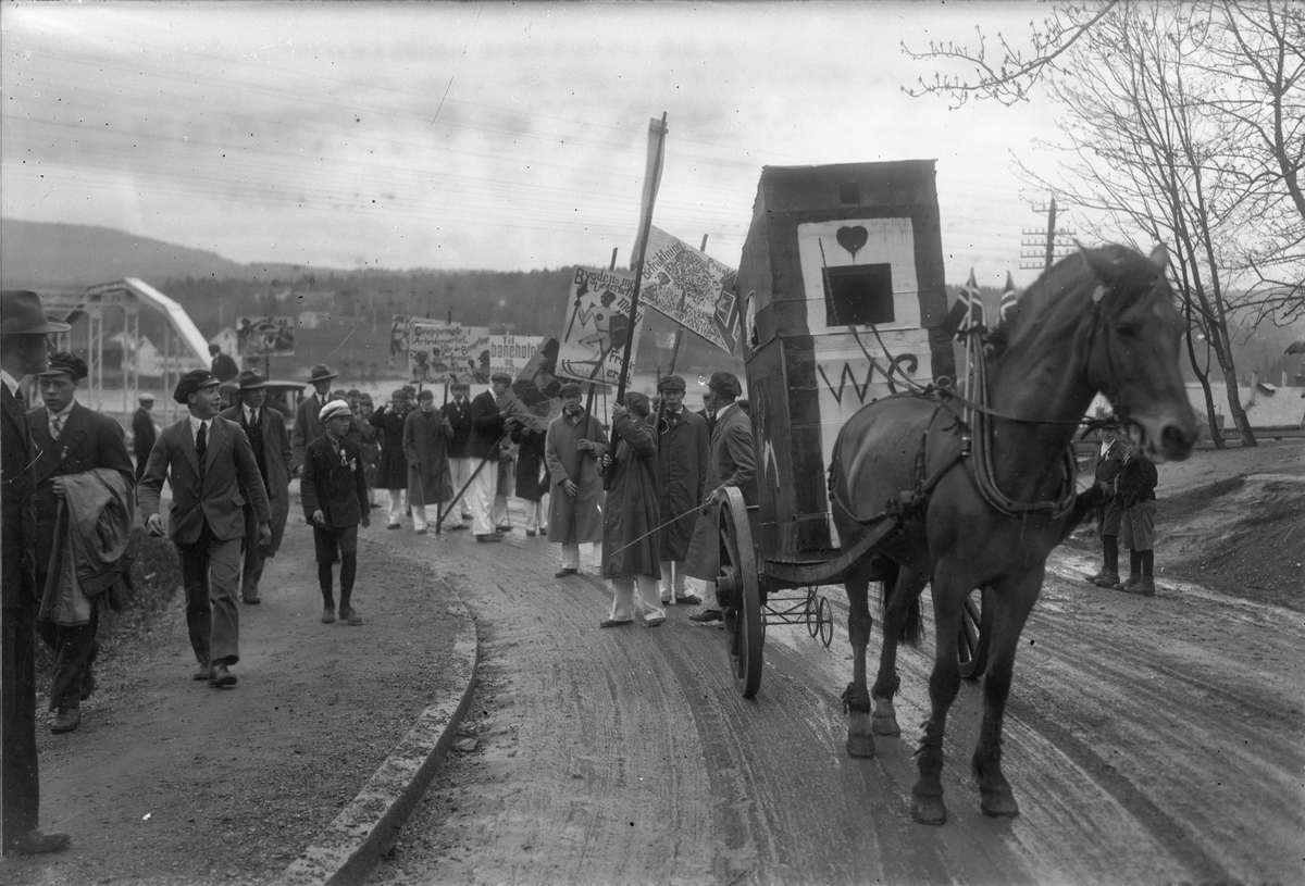 Russetog ved Eidsvoll stasjon.